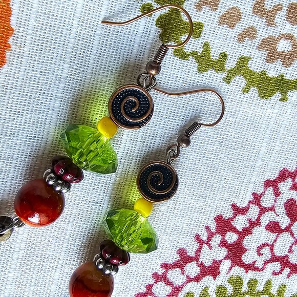 Artisan Hand Crafted Earrings, Painted Wood Feathers Beaded Pierced NWT - Picture 12 of 13